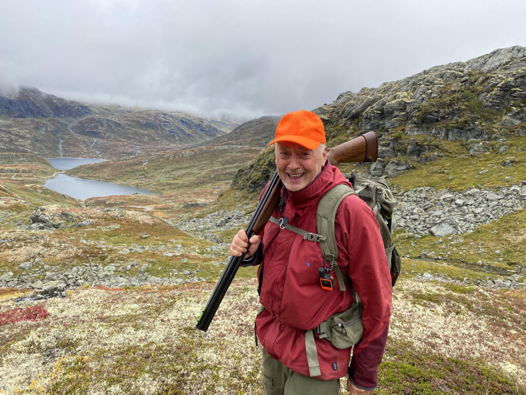 Kristian Fanghol har hytte på Ramskjell i Beiarn og er strålende fornøyd med trådløst bredbånd fra NKnett.
